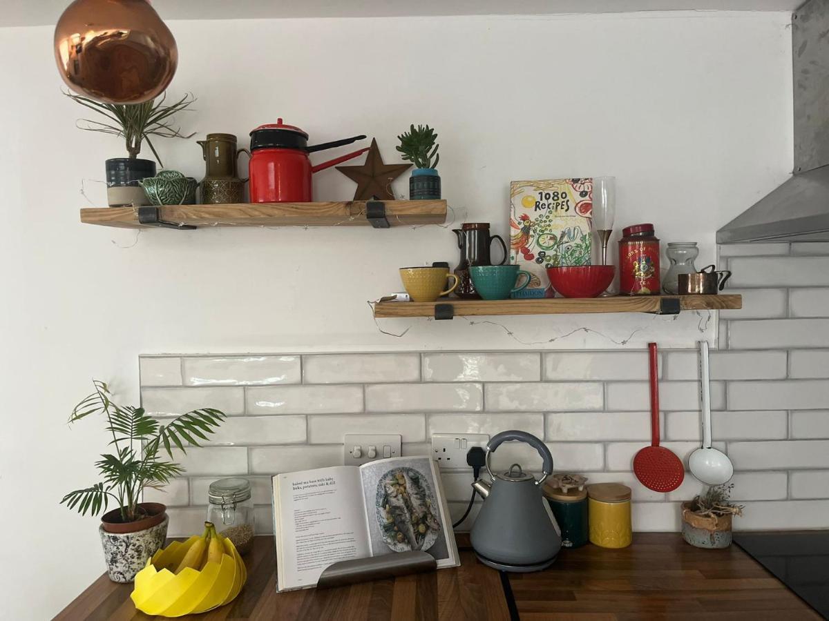 Beach, Hills, Food, Scenic Walks-The Kelp House. Peacehaven Экстерьер фото