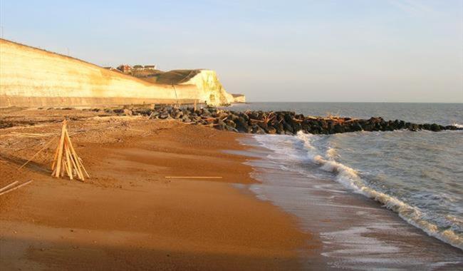 Beach, Hills, Food, Scenic Walks-The Kelp House. Peacehaven Экстерьер фото