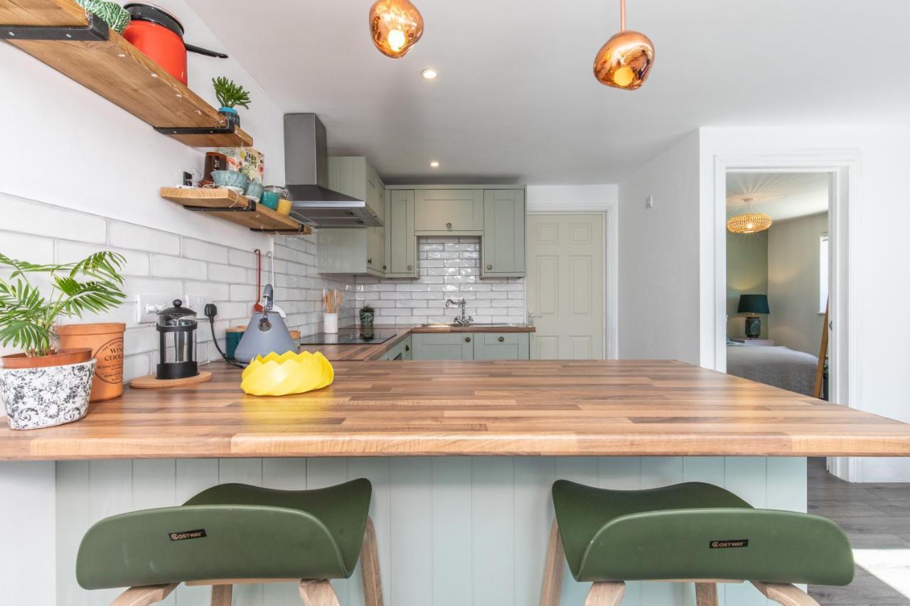 Beach, Hills, Food, Scenic Walks-The Kelp House. Peacehaven Экстерьер фото