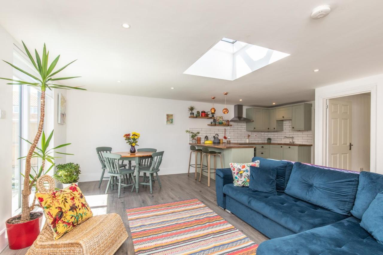 Beach, Hills, Food, Scenic Walks-The Kelp House. Peacehaven Экстерьер фото