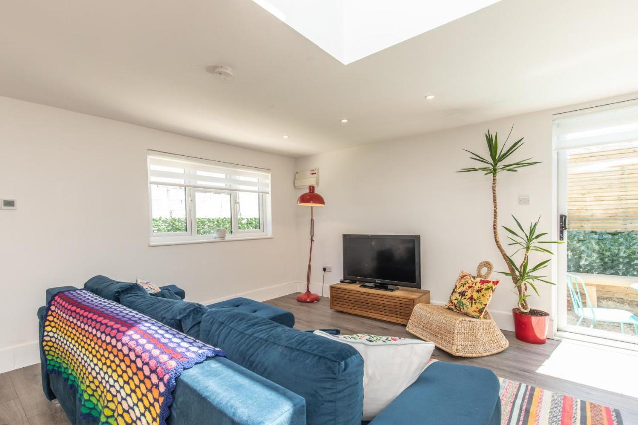 Beach, Hills, Food, Scenic Walks-The Kelp House. Peacehaven Экстерьер фото