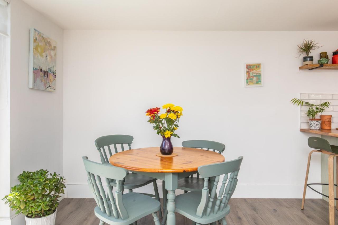 Beach, Hills, Food, Scenic Walks-The Kelp House. Peacehaven Экстерьер фото